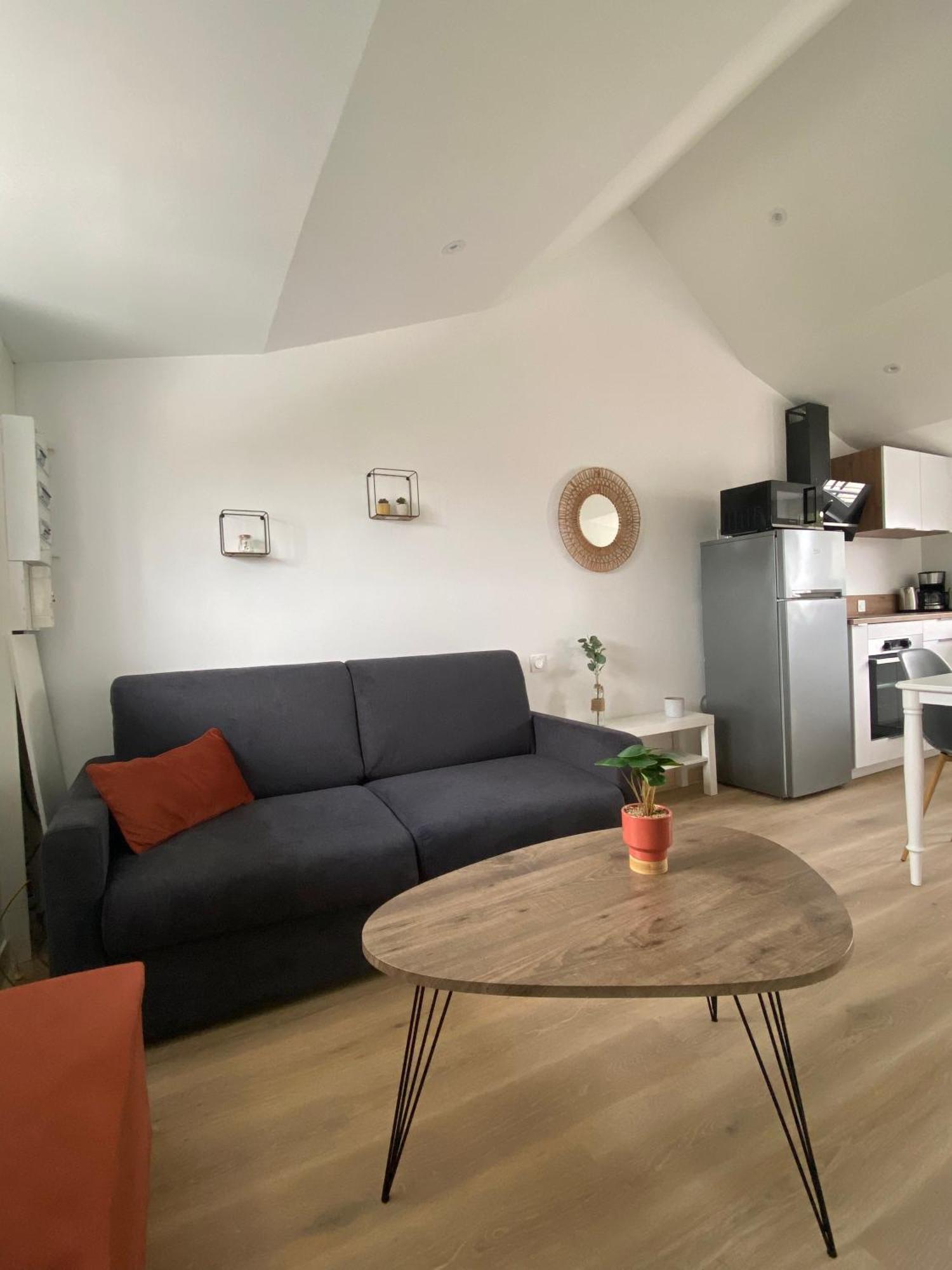 Les Apparts De St Mart Bréhal Exteriör bild